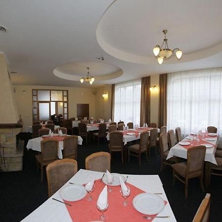 Hotel Paltinis Statjunea Borsa Exterior photo