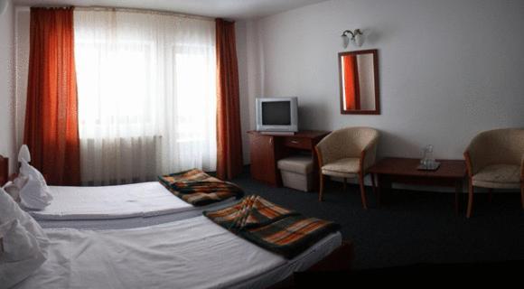 Hotel Paltinis Statjunea Borsa Exterior photo