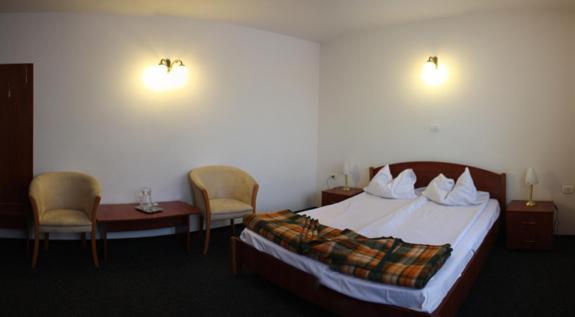 Hotel Paltinis Statjunea Borsa Exterior photo