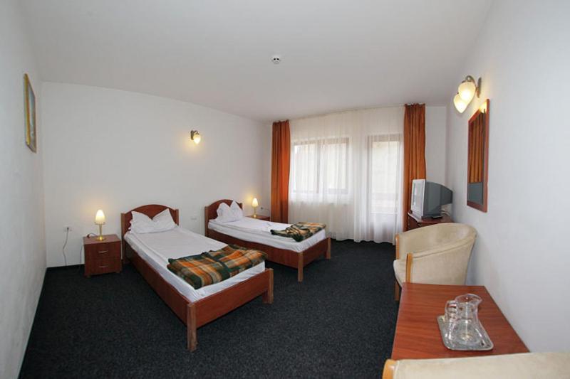 Hotel Paltinis Statjunea Borsa Room photo