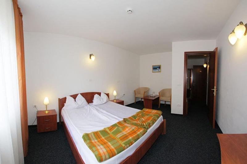 Hotel Paltinis Statjunea Borsa Room photo