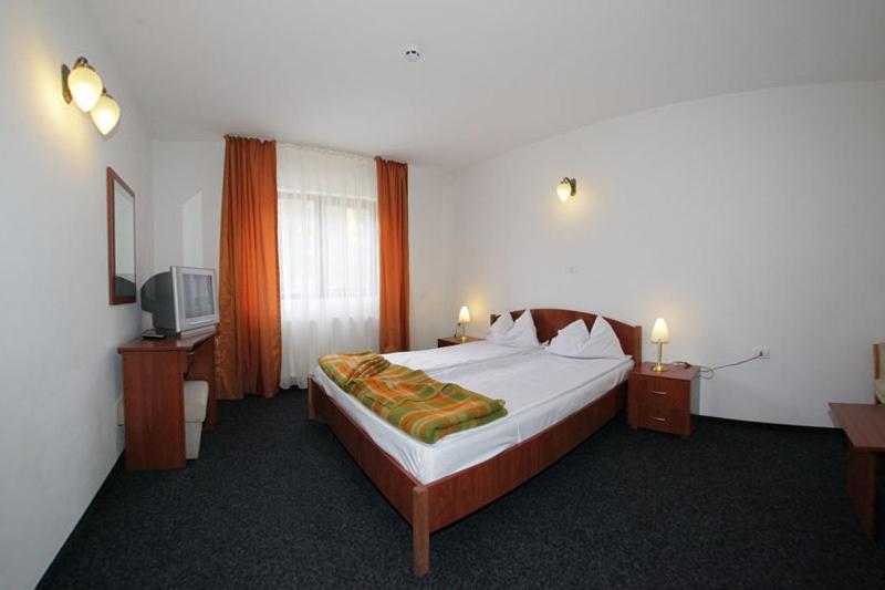 Hotel Paltinis Statjunea Borsa Room photo